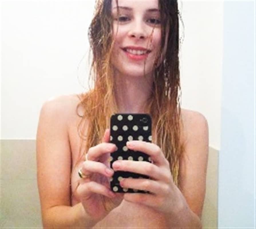Selfie lena nackt Lena Dunham