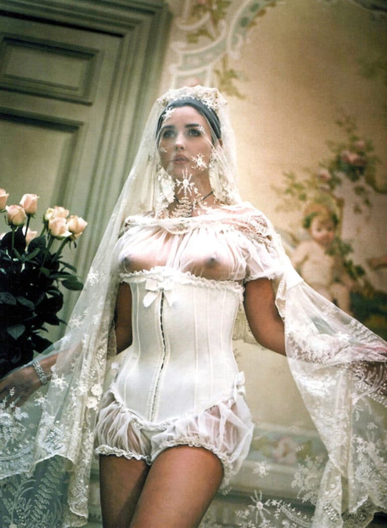 Monica Bellucci tits brides dress