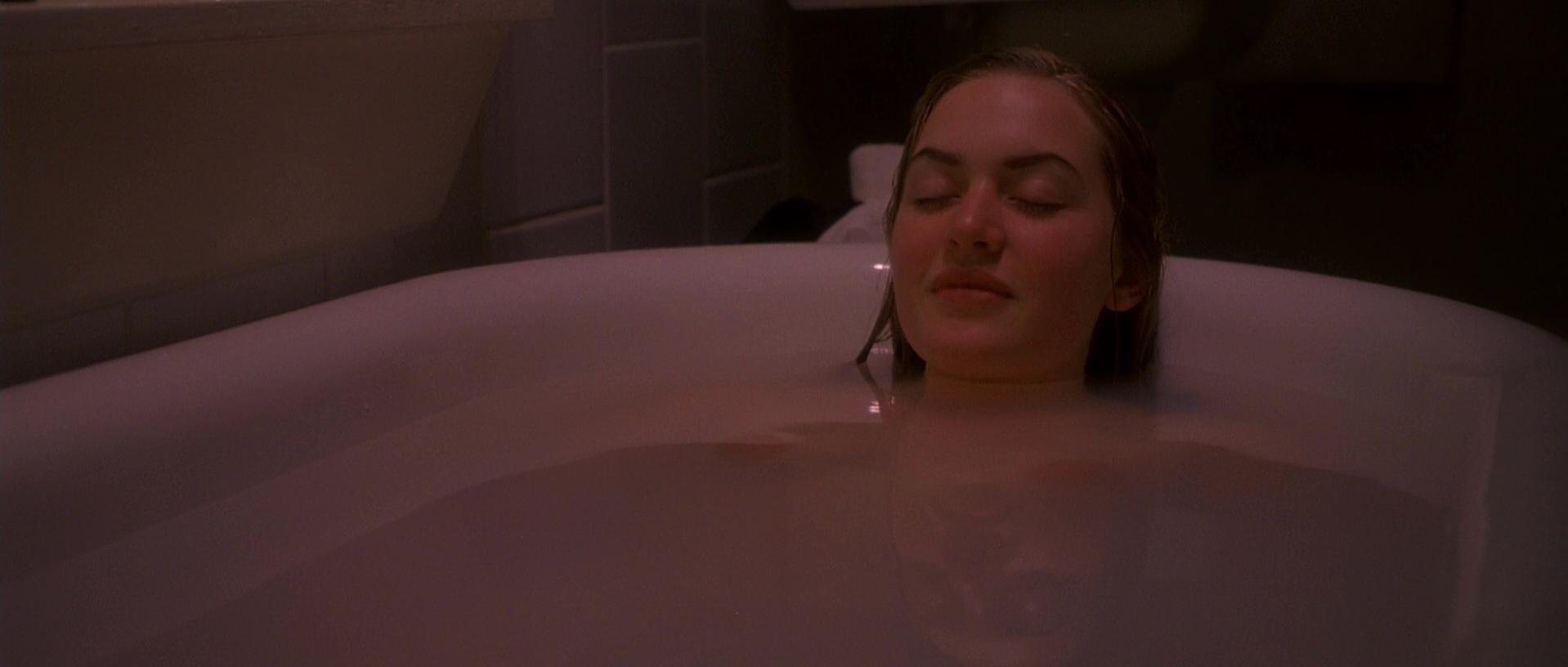 Kate Winslet totally naked in Heavenly Creatures