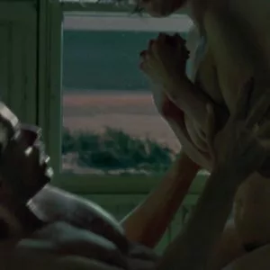 Kate Winslet Mildred Place topless scene