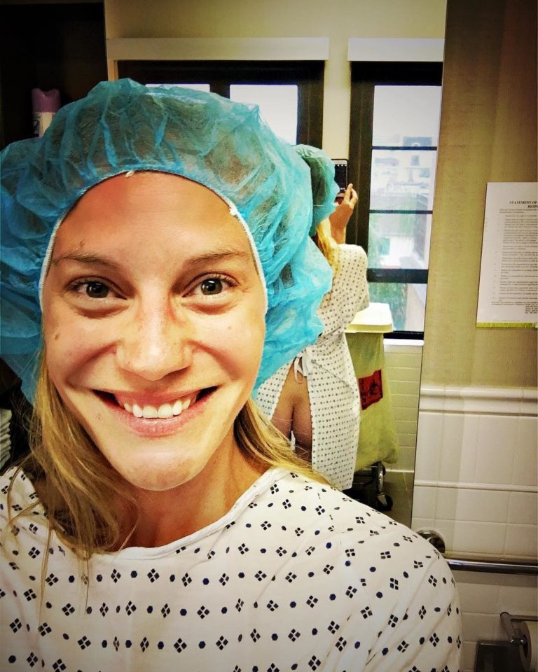 Katee Sackhoff nude butt in accidental hospital selfie!