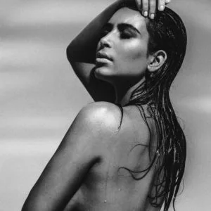 Kim Kardashian nude desert shoot (2)