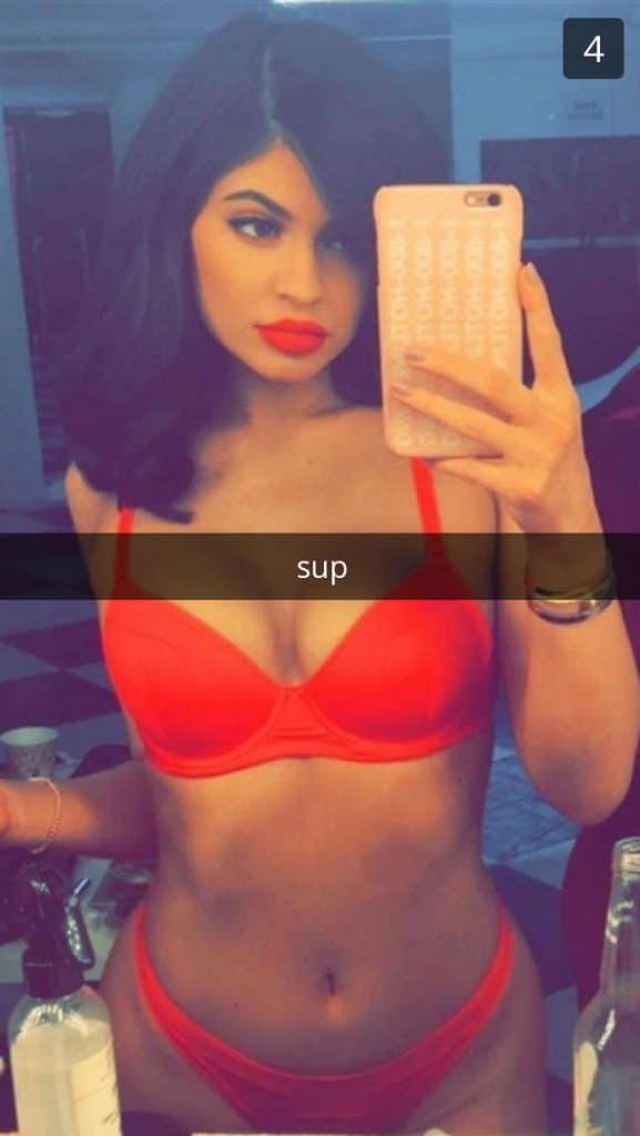 Kylie Jenner Snapchat Pics Sexy (16)
