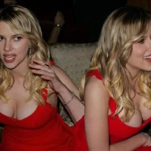 Scarlett Johansson cleavage exposed (3)