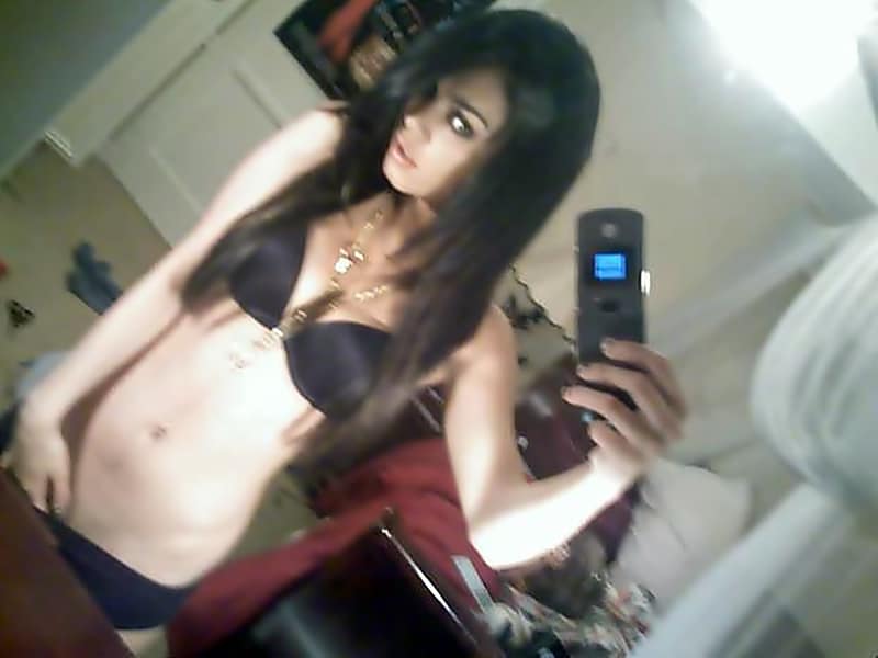 Vanessa Hudgens Nude Leaked 2009 photos (11)