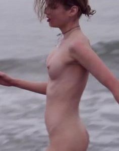 Stella maxwell desnuda