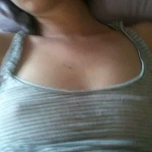 Krysten Ritter nipples visible in leaked pic