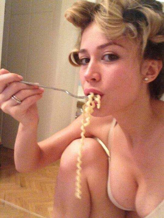 private pic of diletta leotta eating noodles cleavage pic