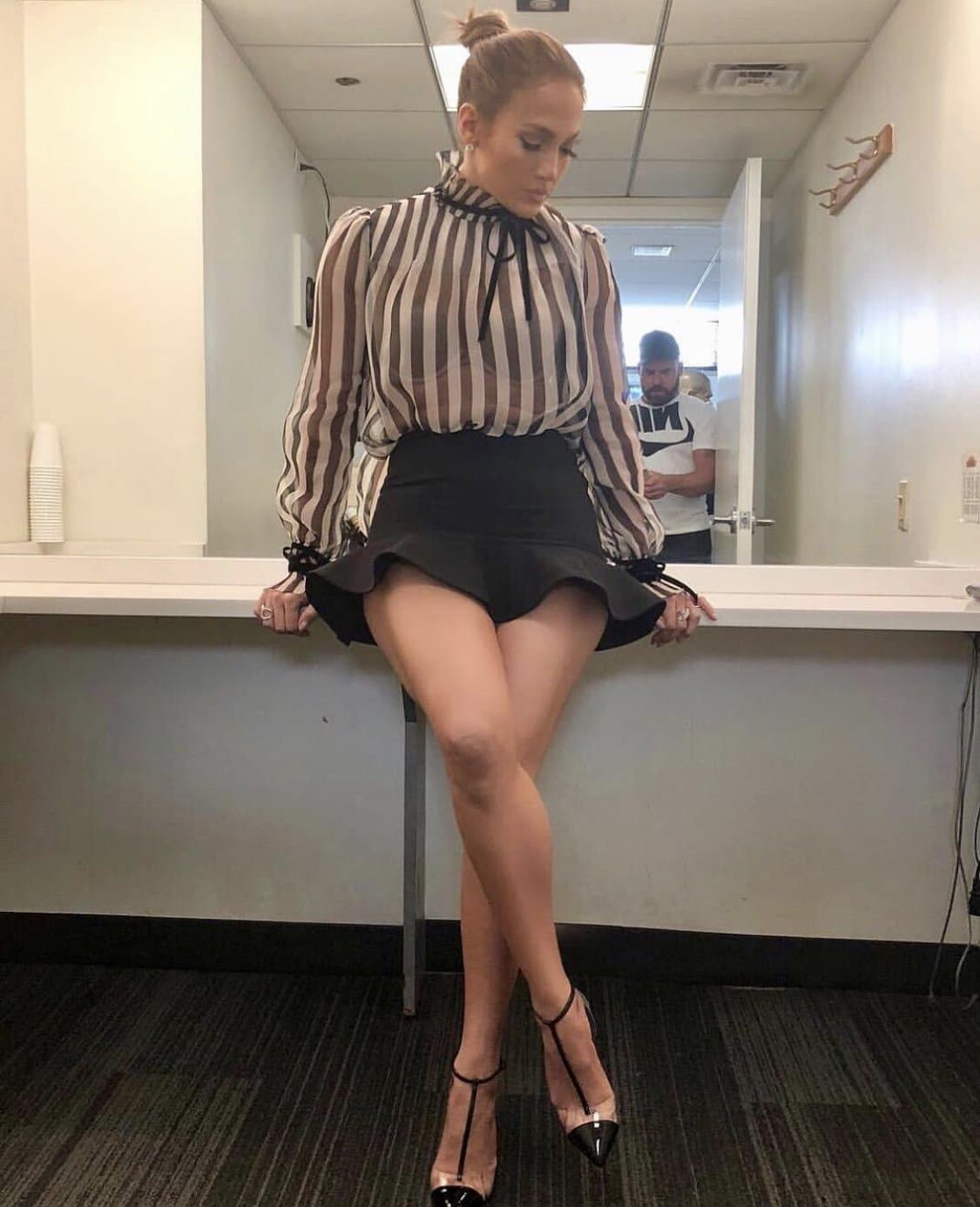 Jennifer Lopez short skirt sexy
