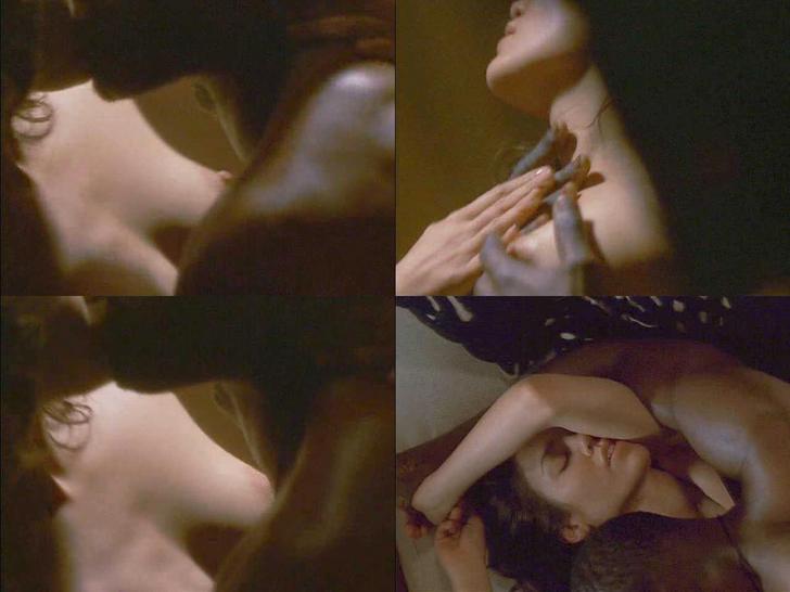 Jennifer Lopez shows her boobs in the movie Money Train