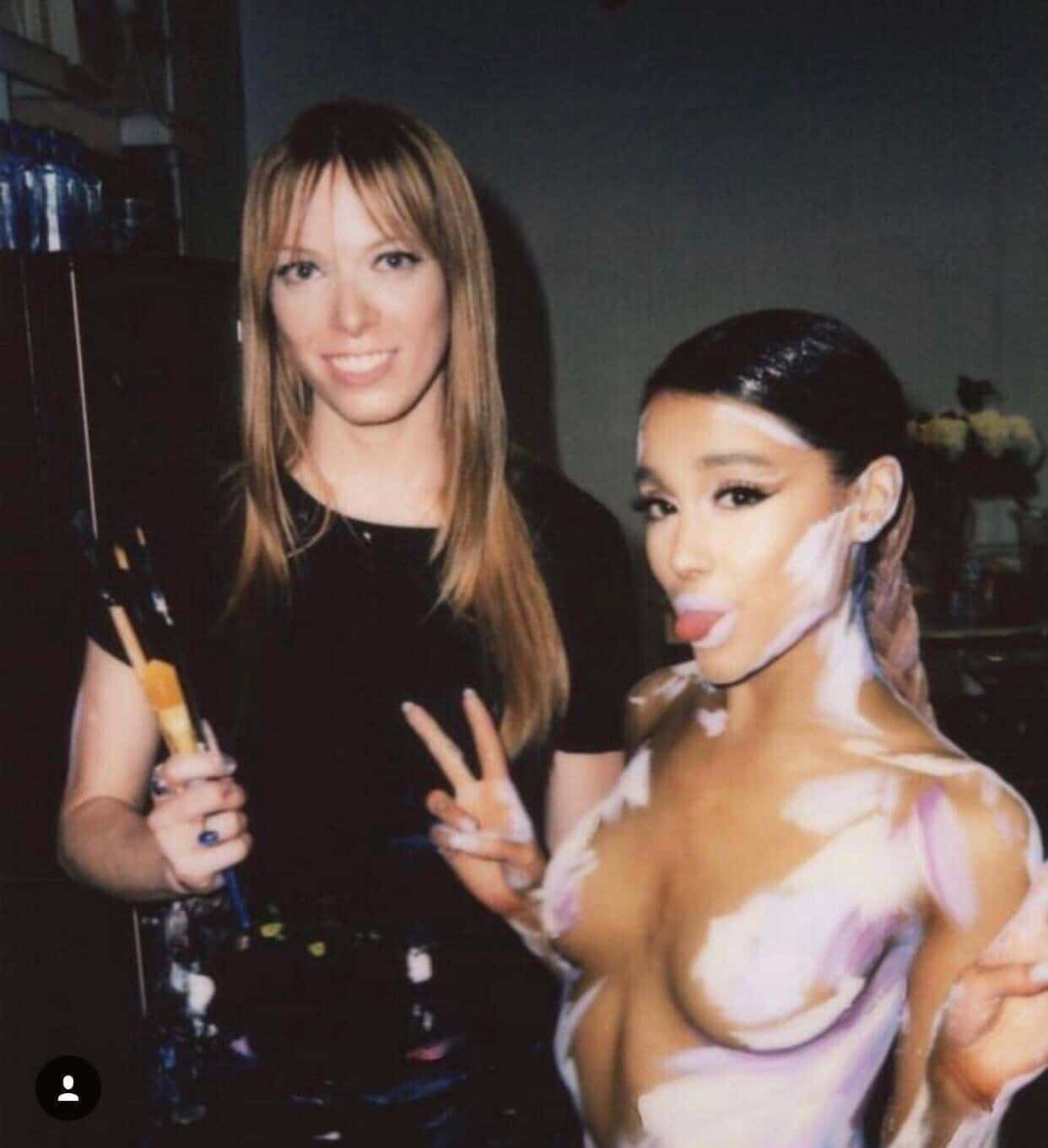 Ariana Grande nude body paint