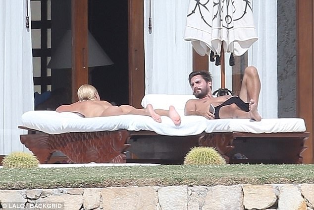 Sofia Richie nude in Mexico with Scott Disick from the Kardashians