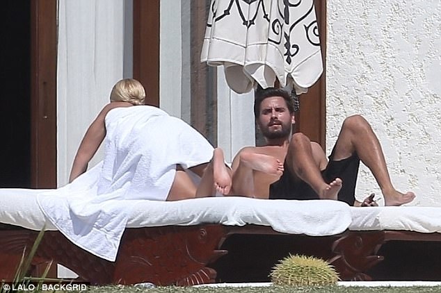 Sofia Richie nude underneath a towel with Scott Disick