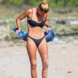 Kelly Rohrbach sexy bikini