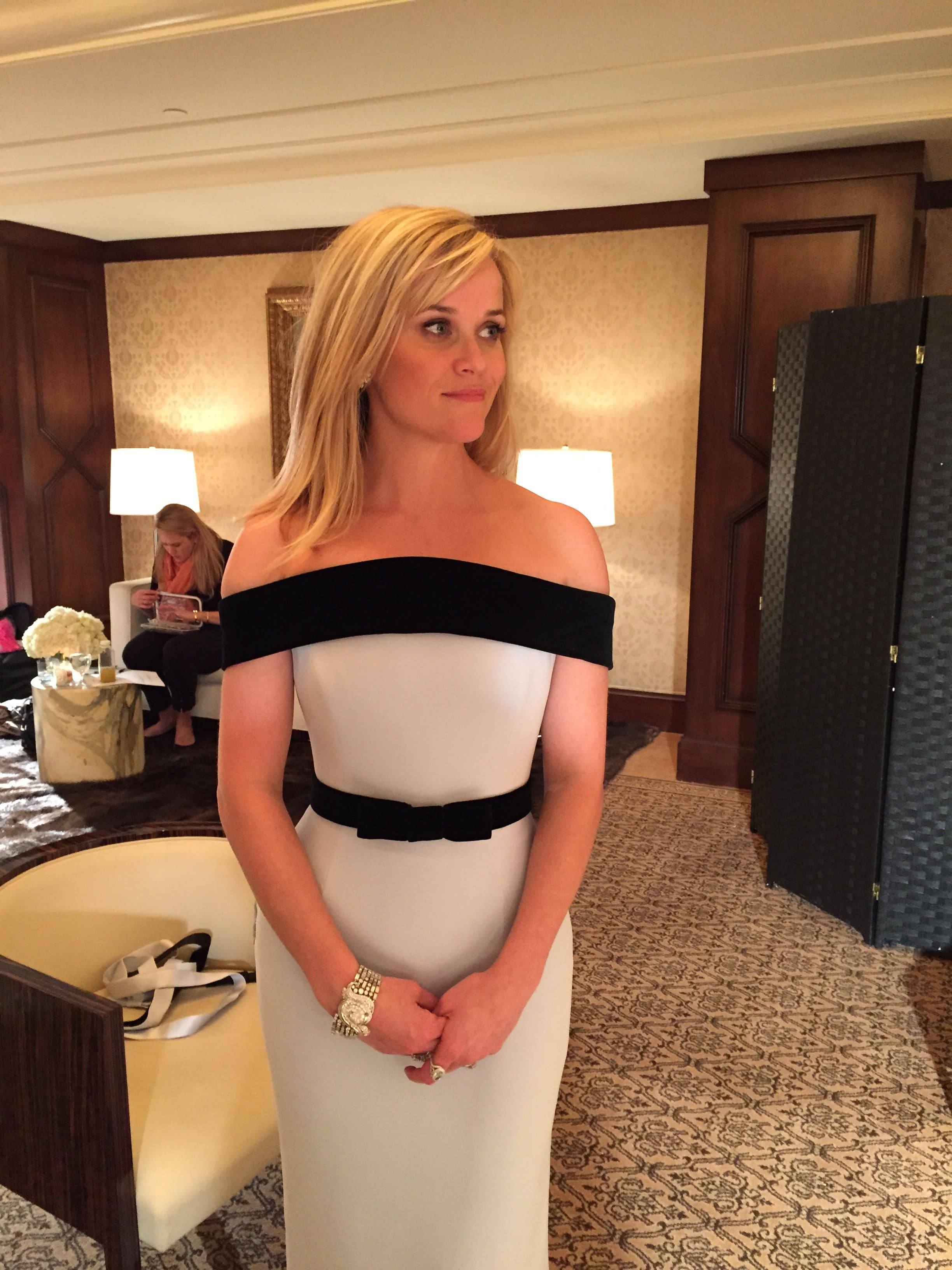 Reese Witherspoon boobs show