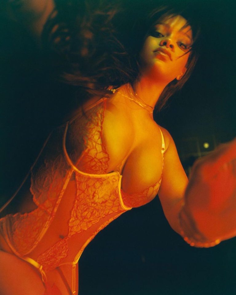 Rihanna big boobs