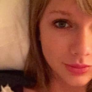 Taylor Swift Nude Photos & Videos ( UNCENSORED LEAKS! )