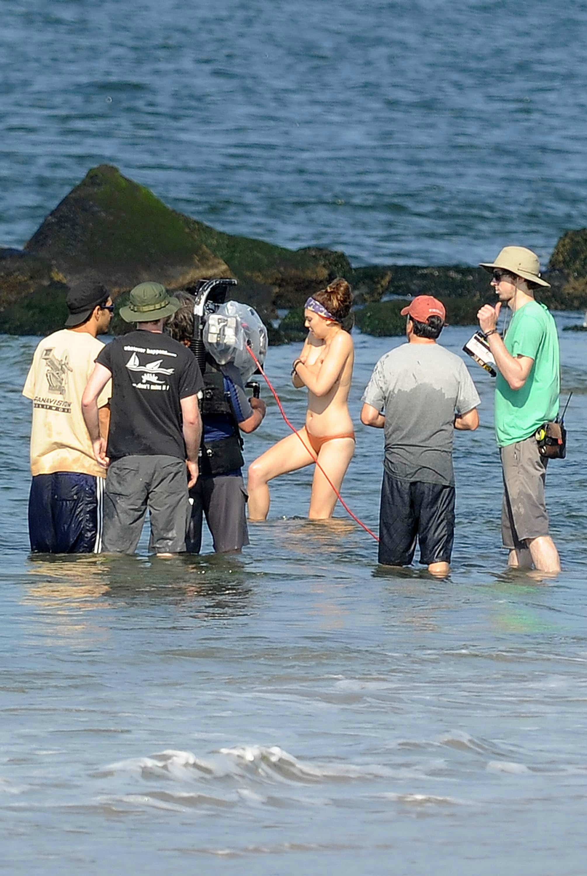 Elizabeth Olsen leaked naked