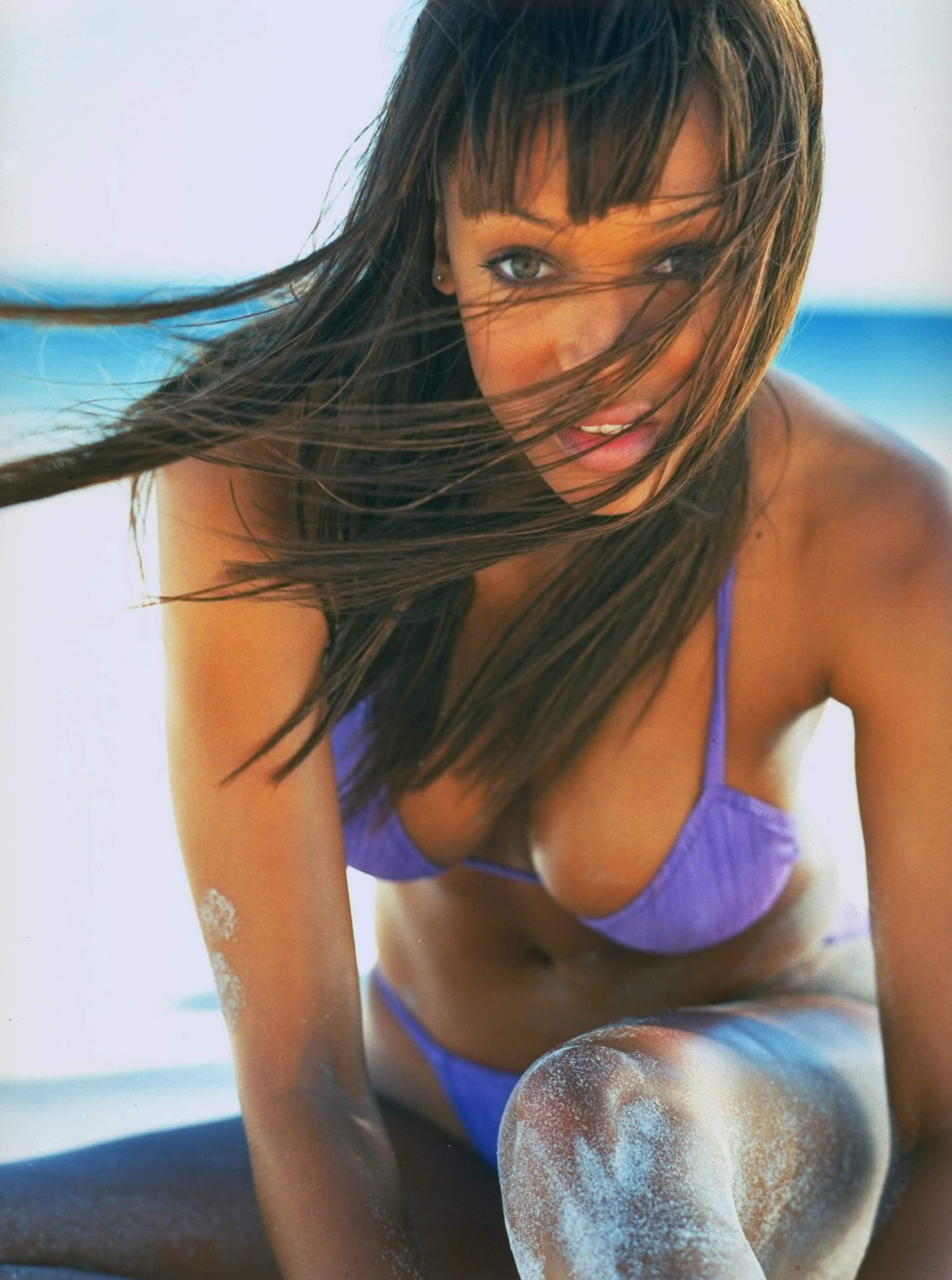 Tyra Banks cleavage