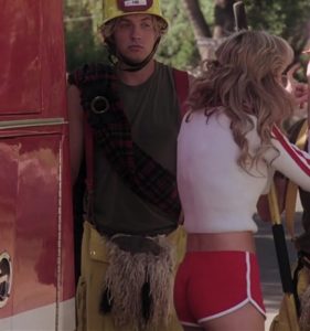 Brie Larson sexiga shorts