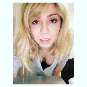 Jennette McCurdy hot boobs