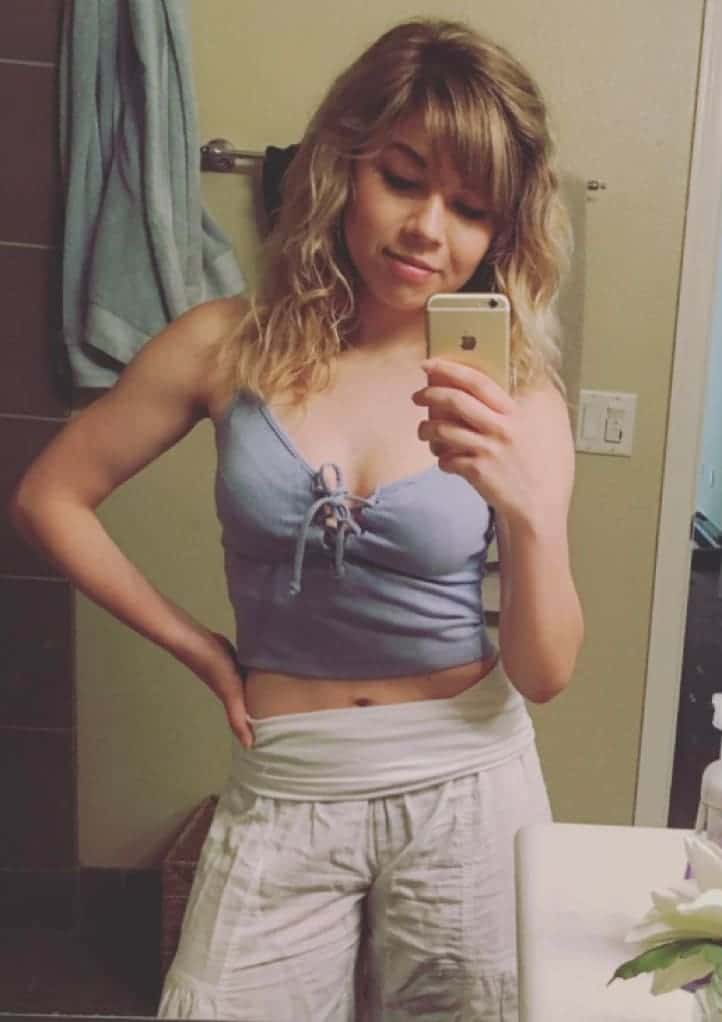 Jennette McCurdy sexy naked
