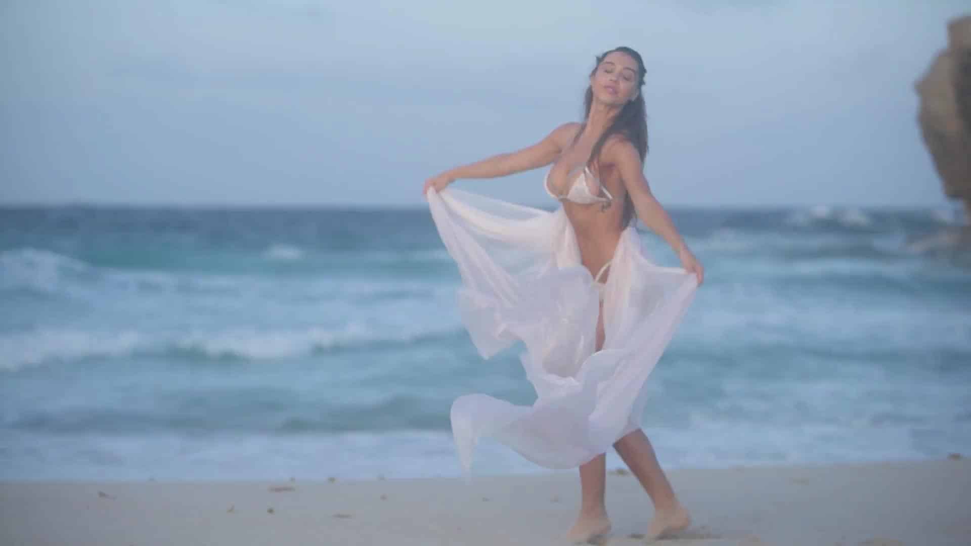 Alexis Ren boobs show