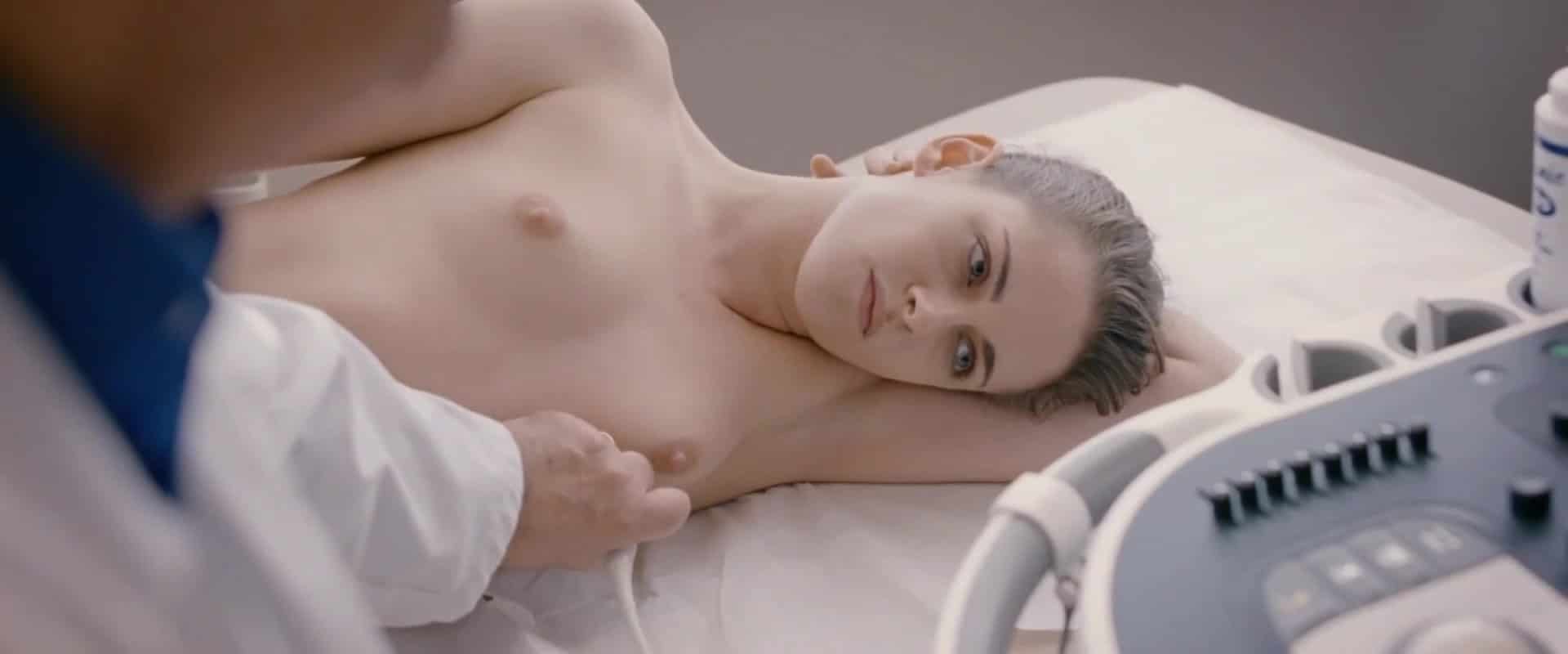 Kristen Stewart nude boobs