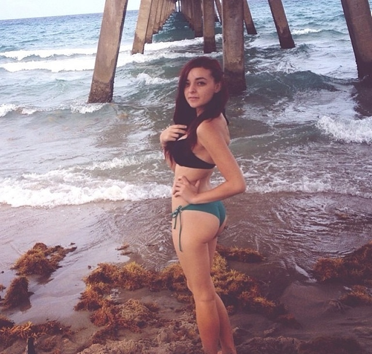 Maisie Williams Nude Leaks, Topless Pics & Naughty Videos! 
