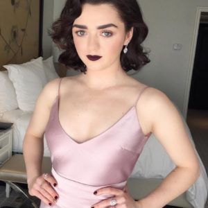 Maisie Williams sexy nude picture