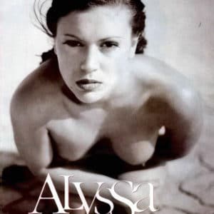 Alyssa Milano nips
