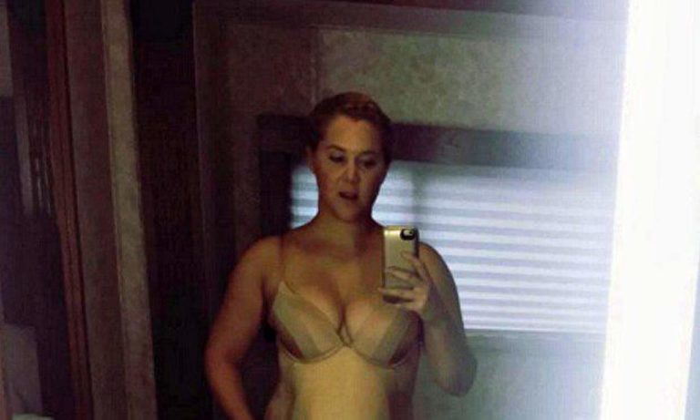Amy Schumer undressed