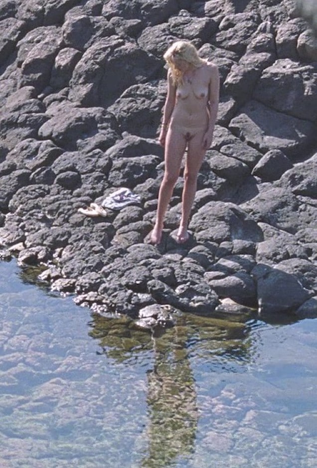 Dakota Johnson sexy naked
